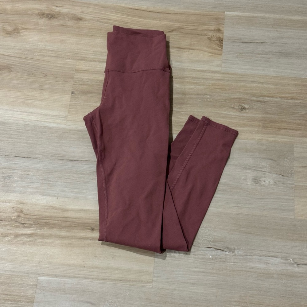 ALO Yoga Women's Pants in Burgundy